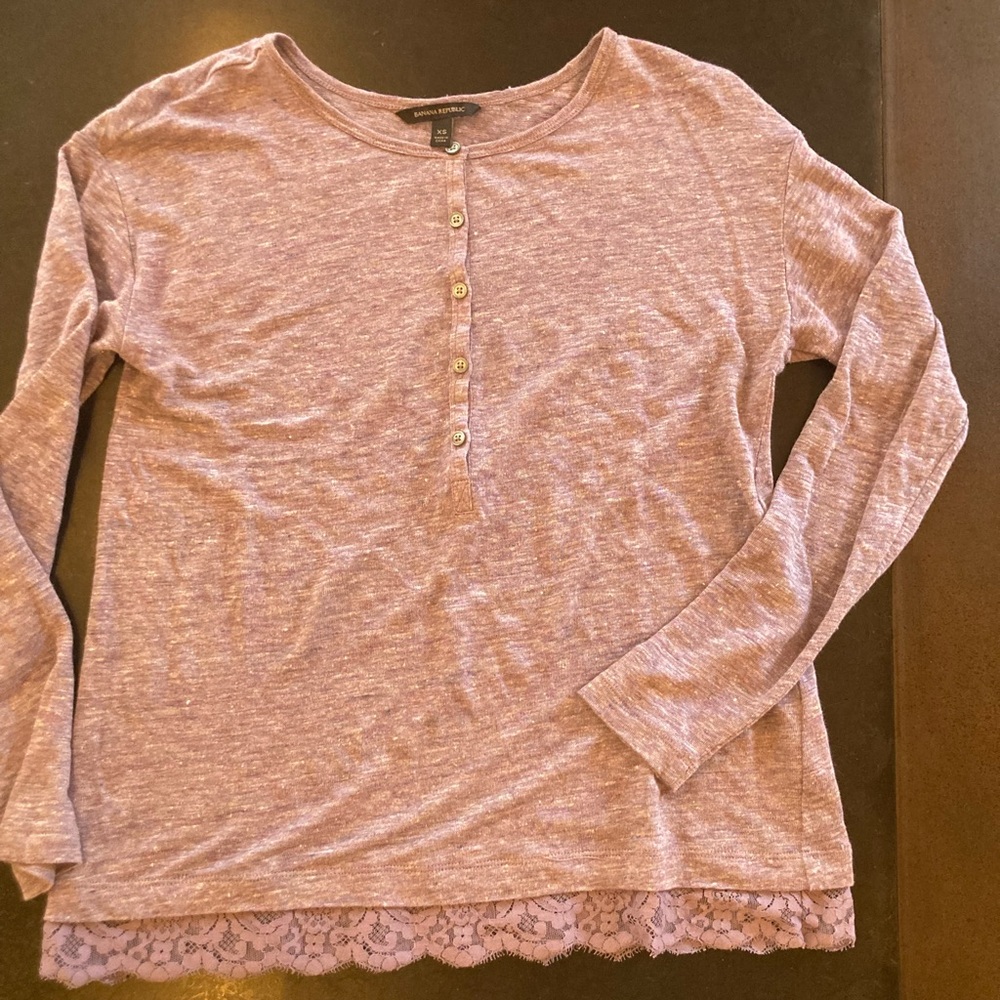 100% Linen Vintage Banana Republic Heathered Lavender Lace-Hem Henley